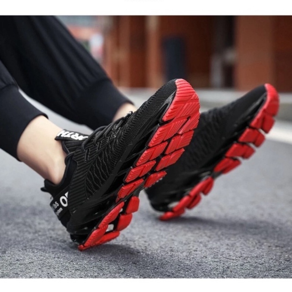 Amazon Black and Red Athletic Shoes​​